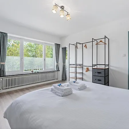 Ruime Woning Aan Zee Met Zonnige Tuin En Terras - 9p Holiday home *